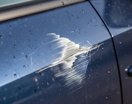 車 イタズラ傷 見分け方